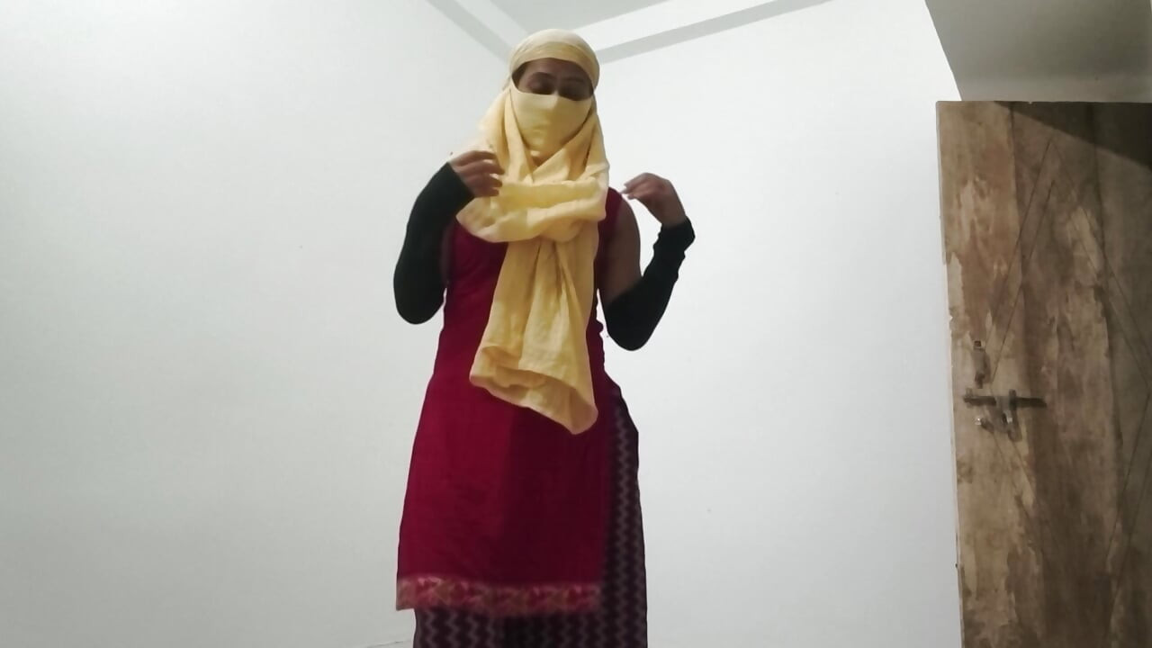 Hot Indian dever bhabhi fucking hard doggy style at home