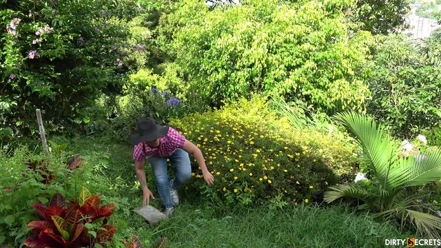 FARM EMPLOYEE FUCKS YOUNG EXPLORER IN THE JUNGLE