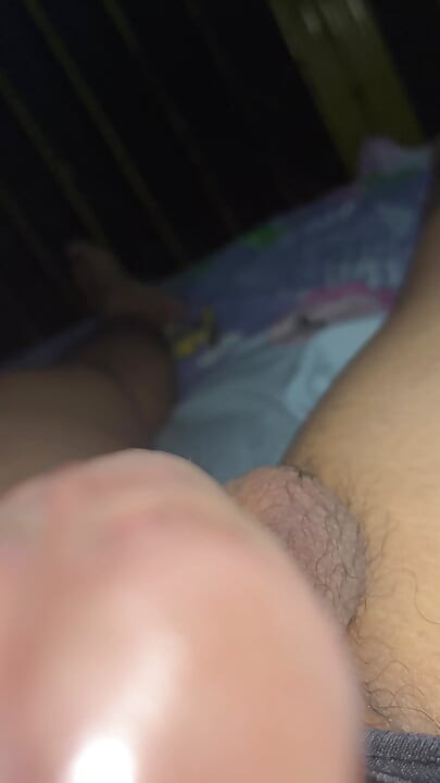 Lihat kontol besar pemuda ini sangat lezat dan cum sangat banyak menggoda