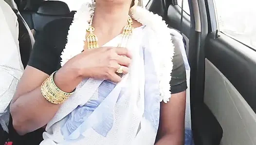 Indischer bhabi-auto-sex. Schöne sari-hausfrau versucht, mit stiefsohn Car Drive.telugu Dirtytalk zu ficken.