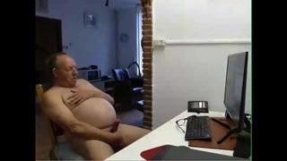 Vovô gozando na webcam
