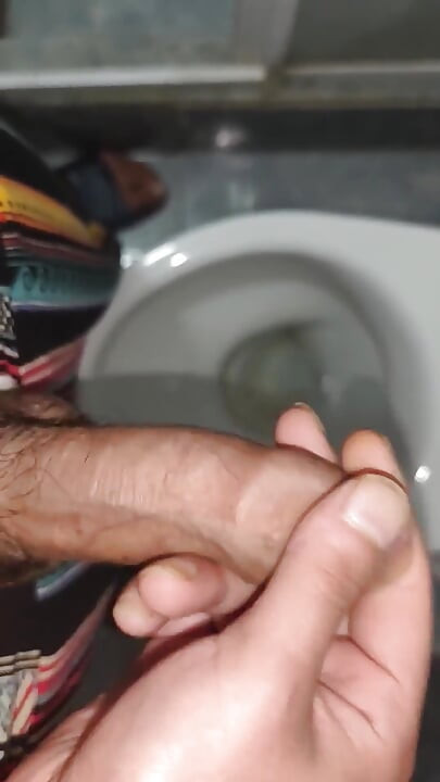 Beautiful Twink Jerks off in a Toilet