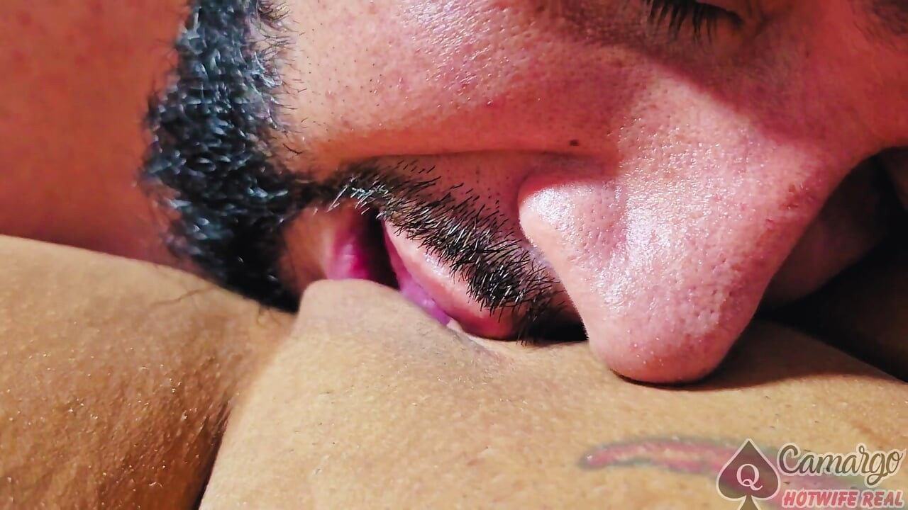 MARIDO SORPRENDE A SU ESPOSA DÁNDOSELO A SU AMIGO SIN SU PERMISO