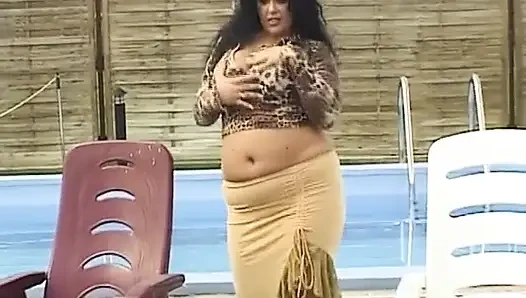 Chubby MILF From Germany Likes to Play with Her Perfect Body