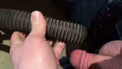 Elektrikli süpürgeyle seks yapmak normal mi?