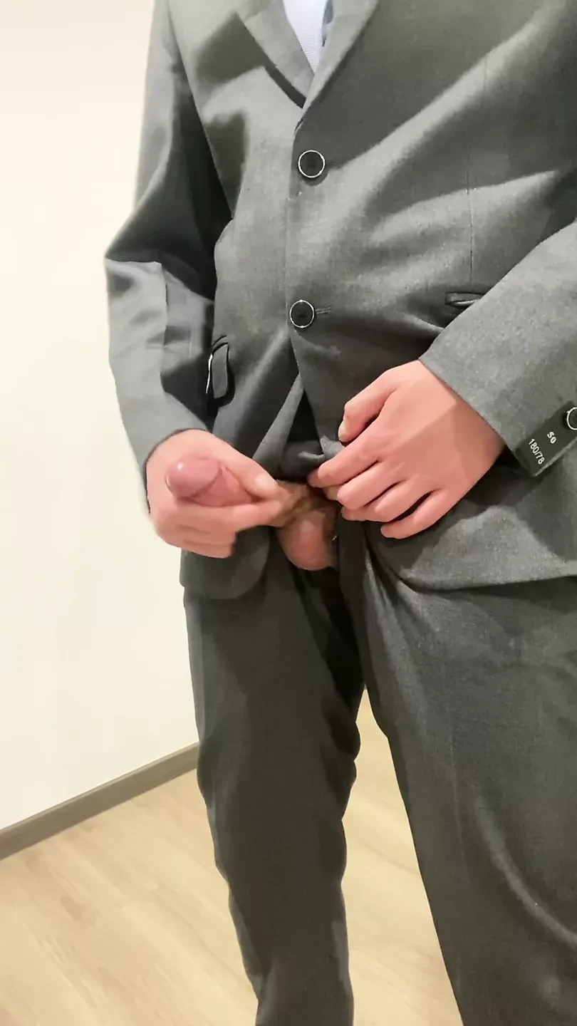 Jeck off i igraj se napaljenim tatinim cipelama