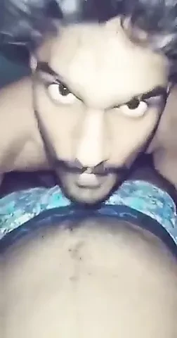 Дези гей делает минет