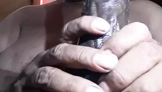 Kadın kılıklı dildo gırtlağına kadar alıyor