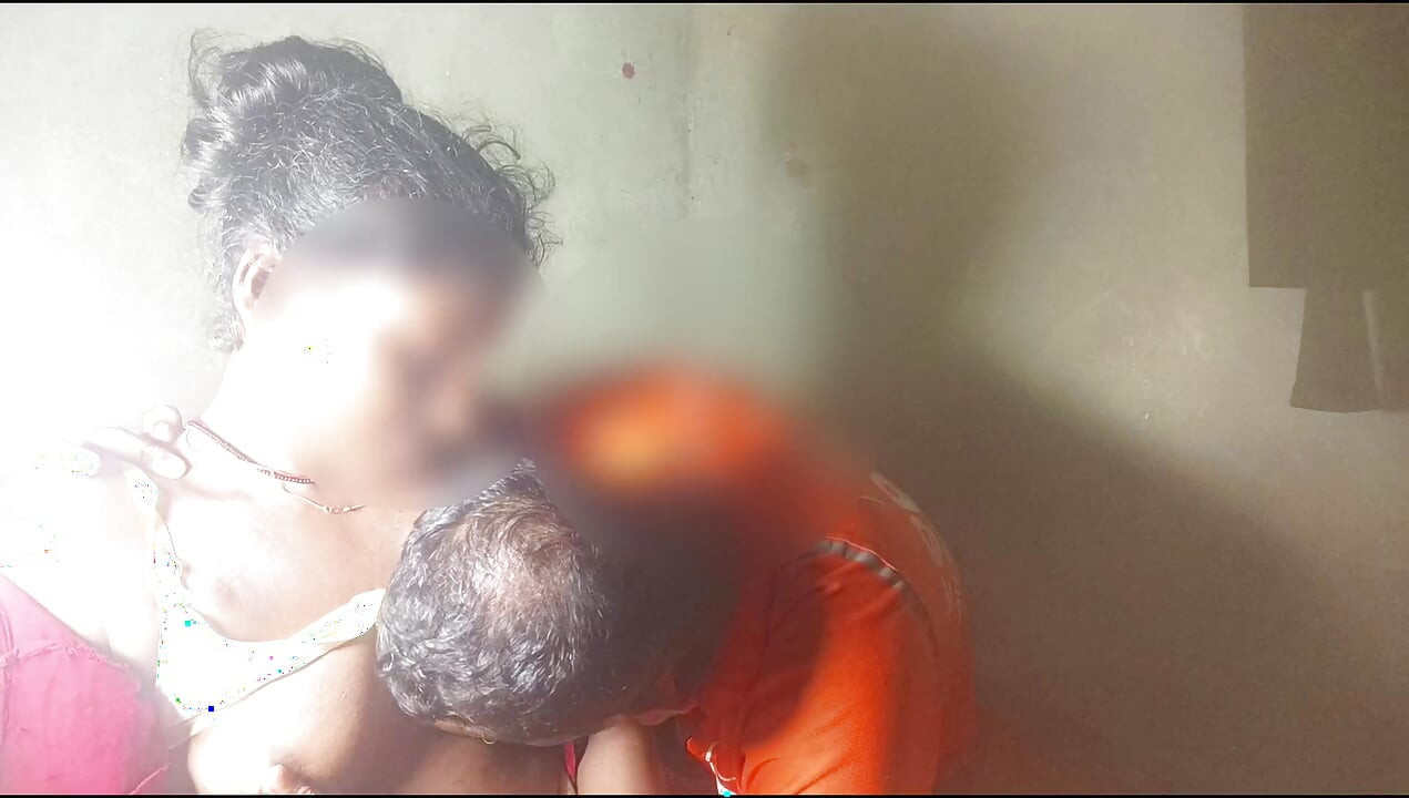 Swiggy delivery boy ne aunty ko uske ghar pe chuda