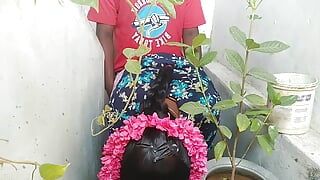 Індійська тамільська сільська красуня тітонька має секс