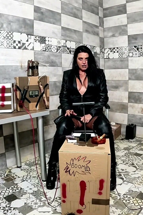Dominant Leather MILF in Cold Room. Smoking, BDSM Boots, Cigar and Boom Orgasm