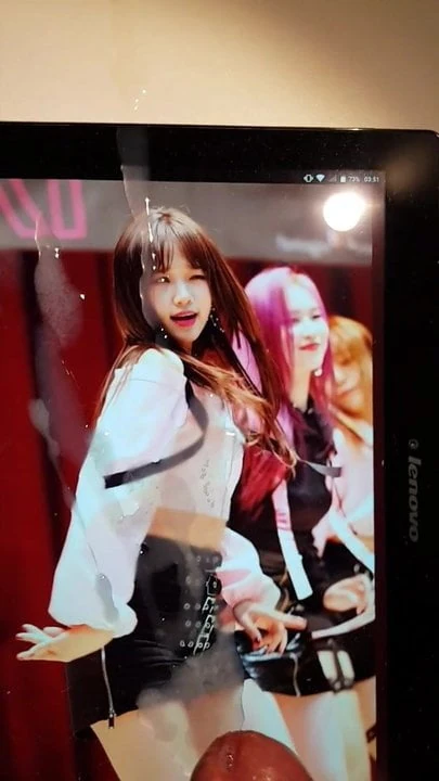 Weki meki yoojung počast