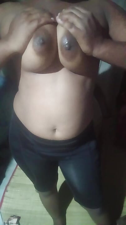 Ibu desi India fingaring dan gadis desa Desi