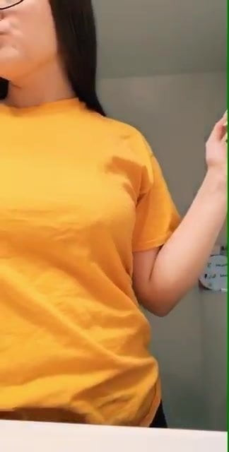 Kome pripada ova kurva?