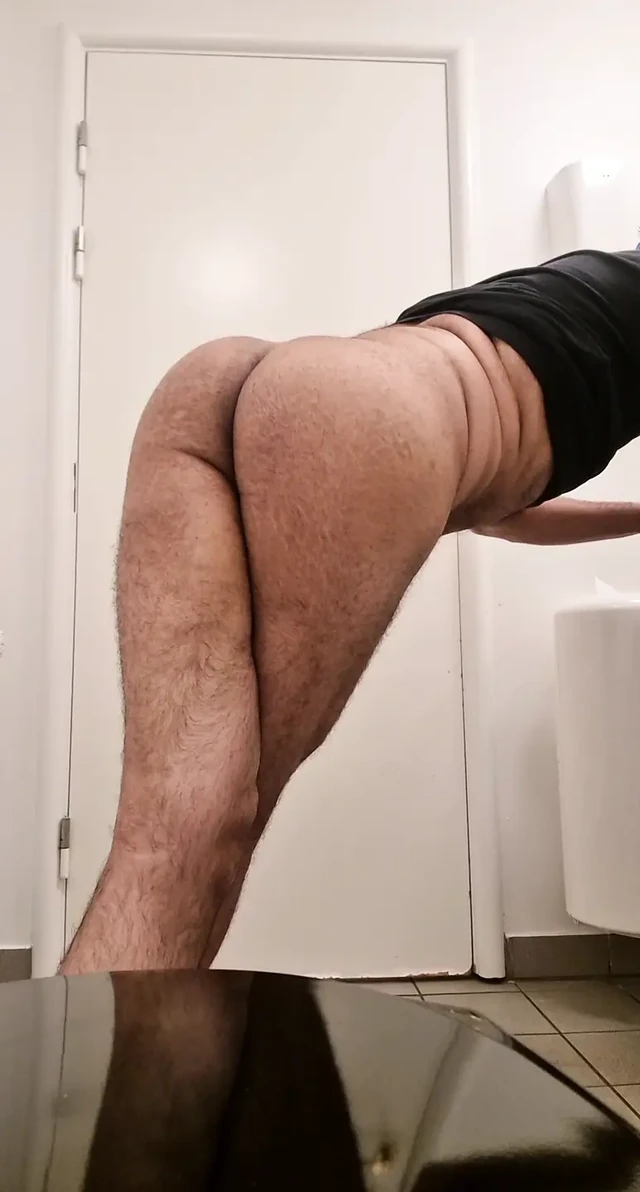 Hold me tight and then lick my ass before ur cock will turn up and want to fuck my ass