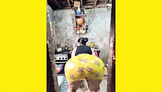 She dances well slutty with her yellow skirt