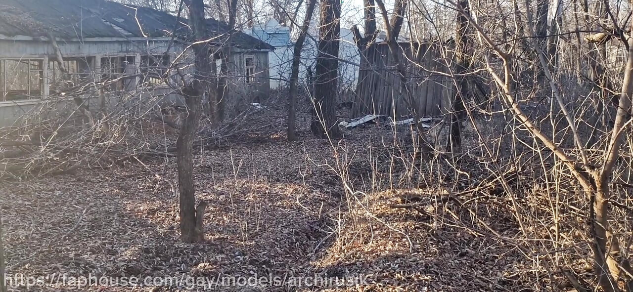 Jebanje femboy sa velikim kurcem na krstarenju u napuštenom kraljevstvu! Svrši u dupe bez kondoma! Veliki kurčevi!