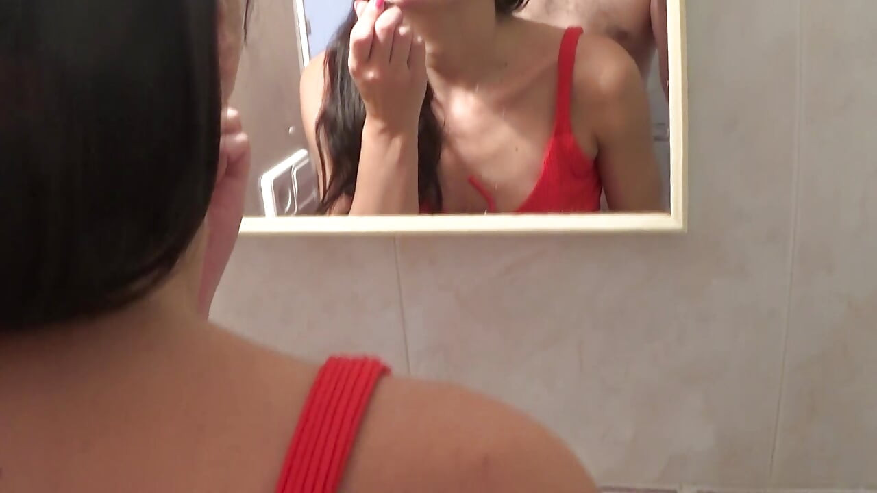 Valentina Bianco büyük bir boşalma yutuyor