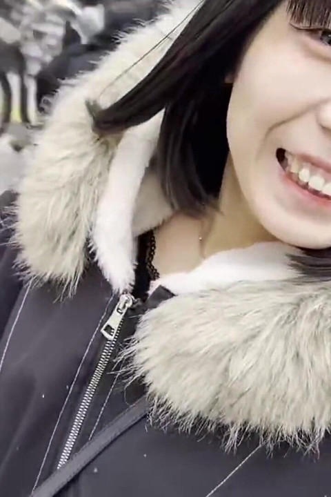 Cute Bar Girl Begs with Bright Smile, Playful Tease Turns Into Intense Creampie Encounter Moment