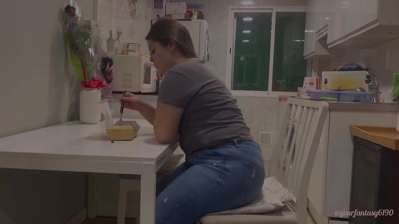Shameless farting while eating 2