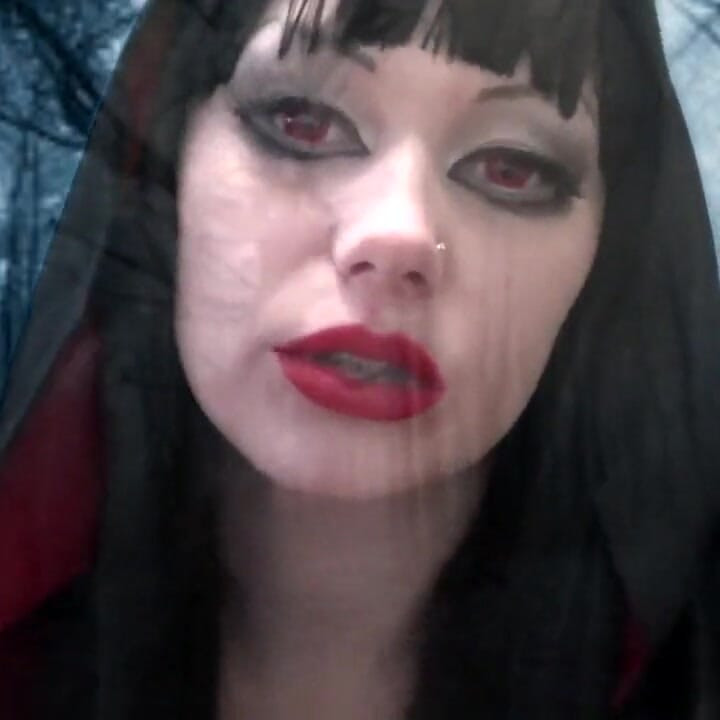 Vampire Mistress will byte you and transform you to her slave