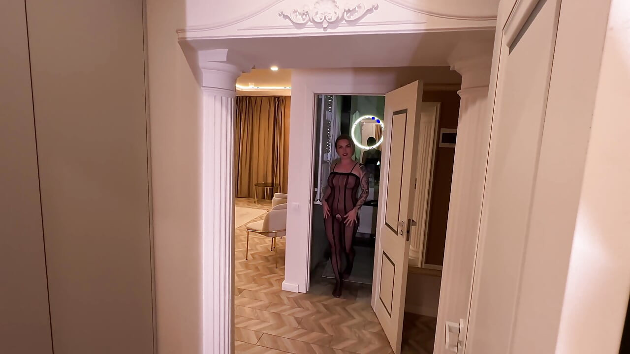 The Stepmother Fucked Her Stepson by Sitting on His Face