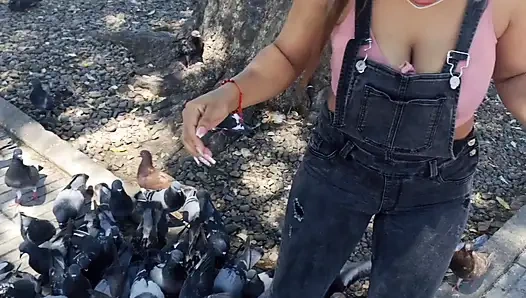 У дешевой шлюхи из Нью-Йорка всего одна задача - пососать этот хуй и твой из Соединенных Штатов