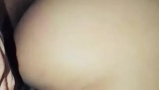 Gadis itu melakukannya.
