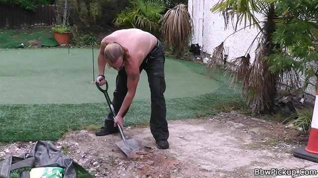Guy pleases plump blonde neighbor