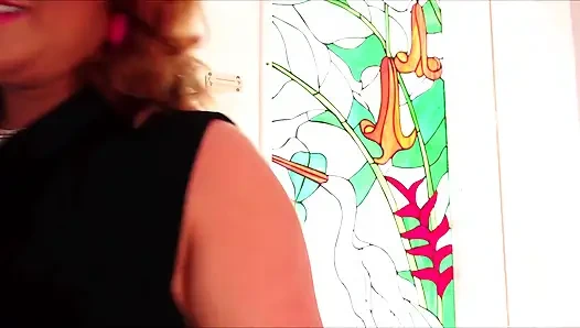 Одинокая грудастая рыжая милфа-соседка