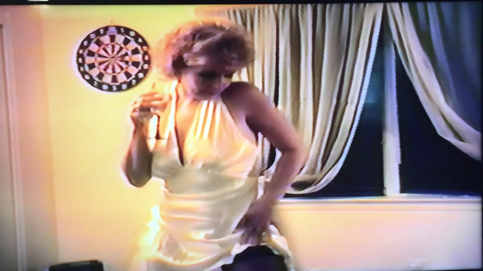 Fita vhs velha, jovem milf com peitos perfeitos