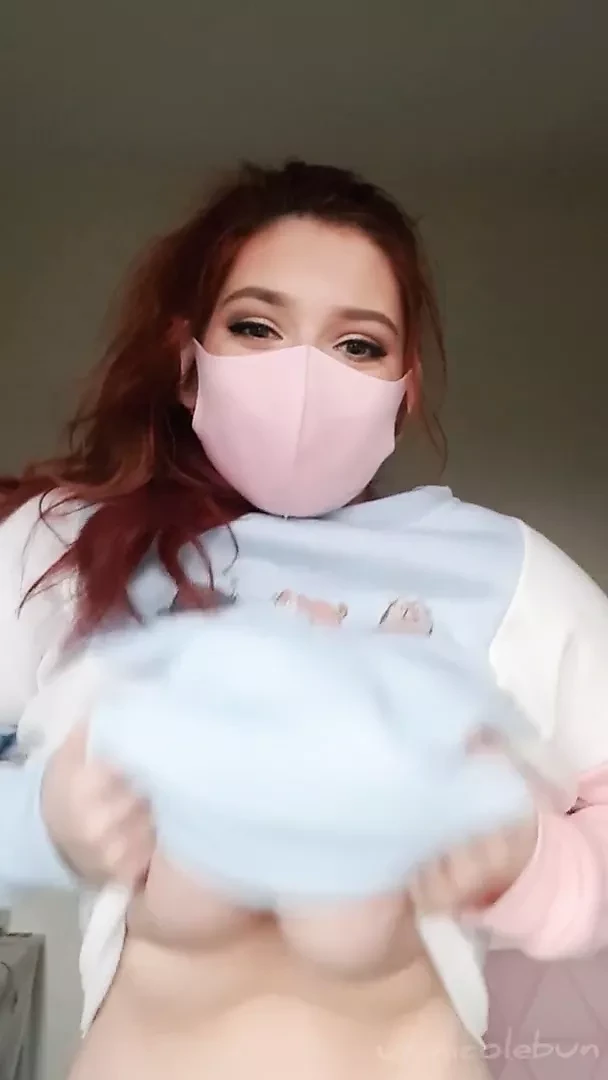 冠状病毒和coronaboobs