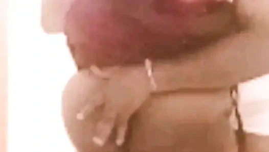 Desi indische tamilische bBW-ehefrau Latha stehende umarmung, arsch squeeze & muschi lecken von financier für schuldenzahlung!