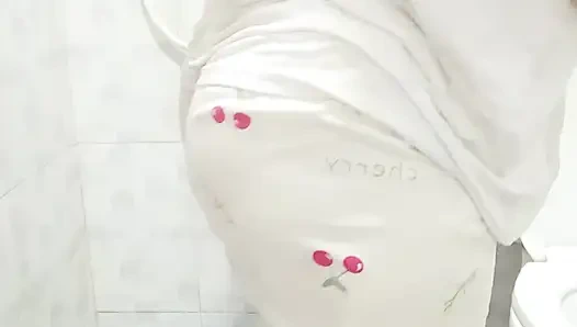 Gadis semok lagi mandi