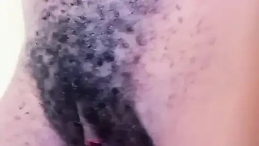 Parasını yediğim için beni sikmek istiyor