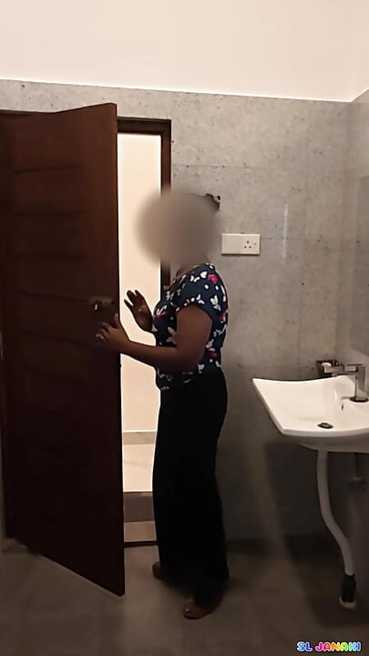 Escritório Sex_manager sexo com senhora casada do departamento de rh no banheiro do escritório