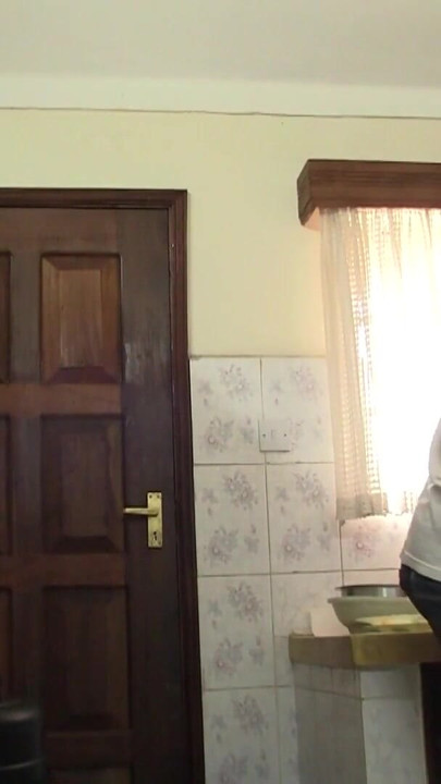 Vi a esta zorra negra casada intercambiar sus promesas de husband por una oportunidad real en Miami | Clip 1