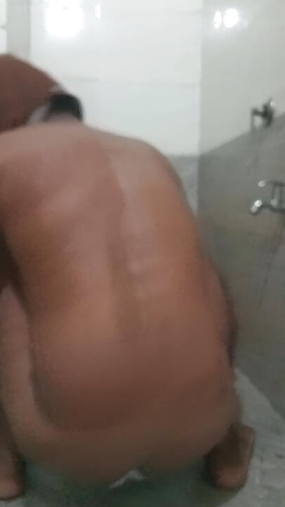 Ghaw ka desi chora muth marte pakda gaya