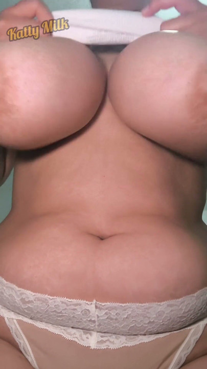Hello!! Are you ready to see my Big Natural Tits | Clip 1