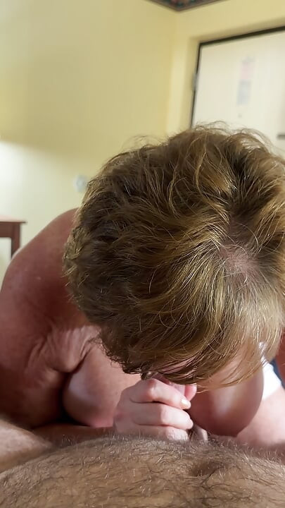 This Gilf has a hot sex date in a hotel room - my older pussy gets filled!
