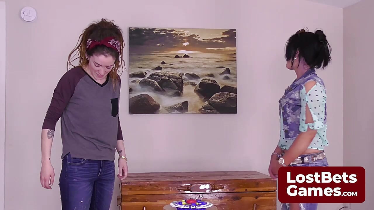משחק סטריפ טוראנג' עם סטפני ושרהבת'