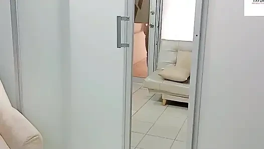 Mein geiler stiefvater sucht immer nach Ausreden, um seinen schwanz zu lutschen, weil es so heiß ist, ganze geschichte