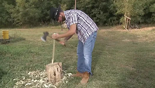 Vollbusiges schätzchen wird im freien anal gefickt