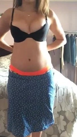 Strips - Busty