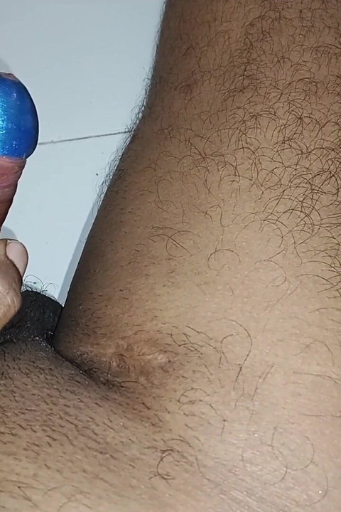 Băiat indian din sud masturbează pula sexy