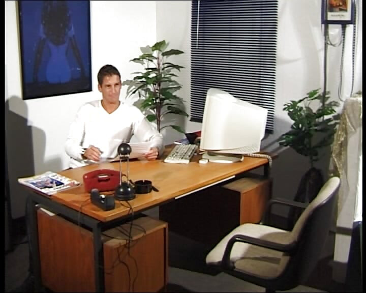 Petite Office Secreary Got Her Pussy Smashed