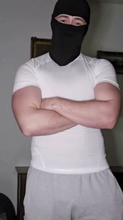 Trainer cums on your face