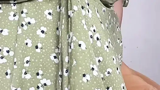 Young young mama shows off her perfect body