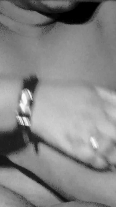Счастливый продавец. Редкий пример конца 1960-х годов подпольного кинотеатра для взрослых.