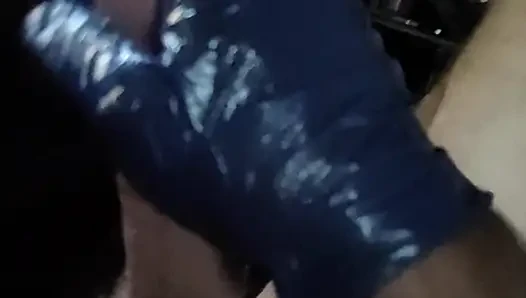 Eldiven sert elden daha iyi